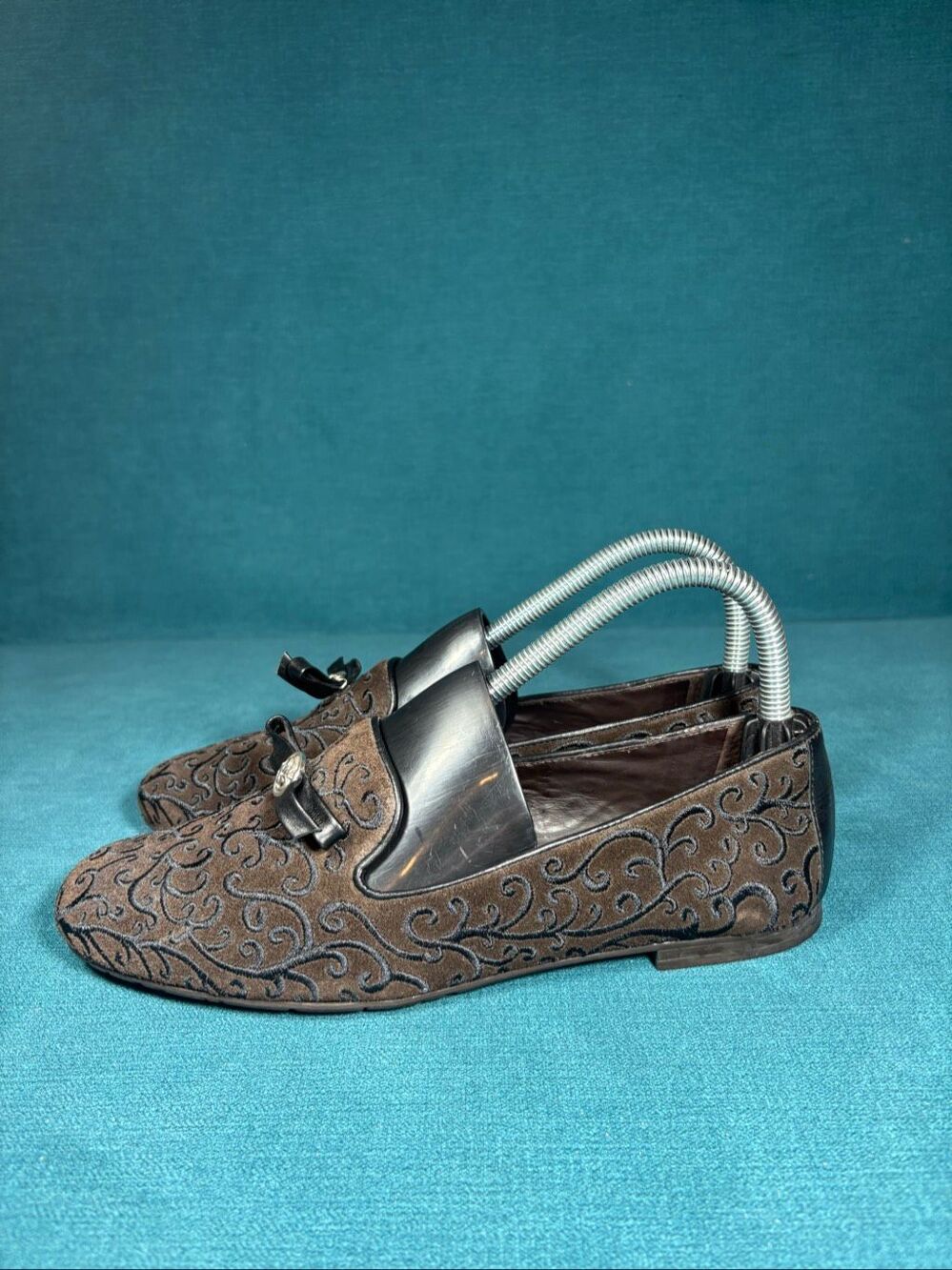 Brighton Womens 7M Cafe Brown Suede Embroidered Loafers Smoking Slippers Brazil